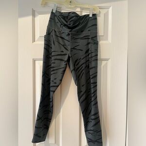 Black and Gray Patterned Leggings